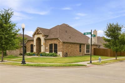 1612 Tyler Street, Waxahachie TX 75165 - Photo 2