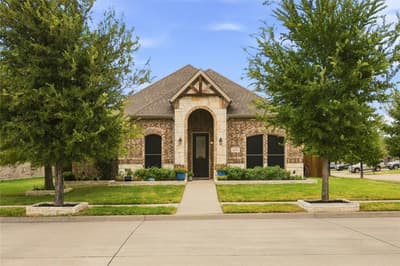 1612 Tyler Street, Waxahachie TX 75165