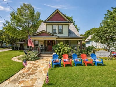 322 W Bridge Street, Granbury TX 76048