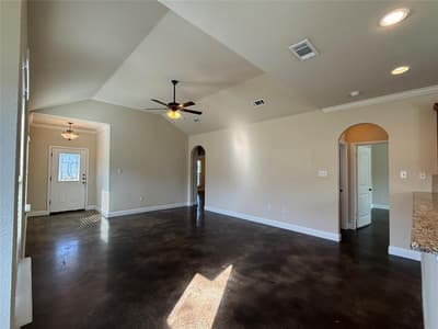 402 W Avenue C, Waxahachie TX 75165 - Photo 5
