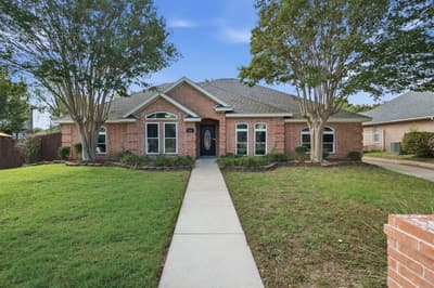 405 Montreal Drive, Hurst TX 76054