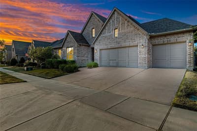 829 Boardwalk Way, Little Elm TX 76227 - Photo 2