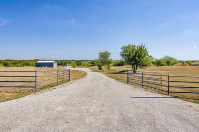 9210 County Road 1229, Godley TX 76044 - Photo 3
