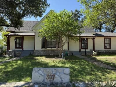307 Mission Street, Glen Rose TX 76043