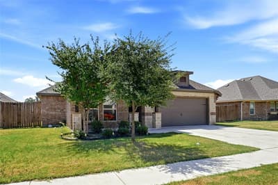 952 Sam Street, Springtown TX 76082 - Photo 2