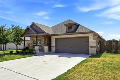 952 Sam Street, Springtown TX 76082 - Photo 3