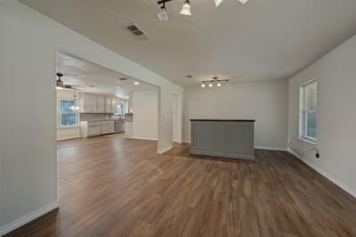 2400 W Lavender Lane, Arlington TX 76013 - Photo 5