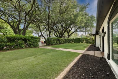 7108 Hunters Ridge Drive, Dallas TX 75248 - Photo 4