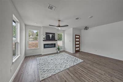 5822 Stonegate Circle, Granbury TX 76048 - Photo 4