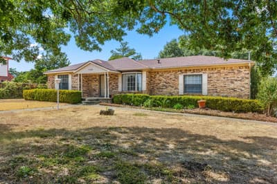 7235 Vecino Drive, Dallas TX 75241 - Photo 2