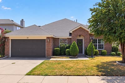 501 Roundrock Lane, Fort Worth TX 76140