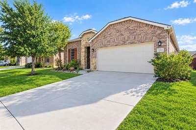 7704 Anatolian Way, Fort Worth TX 76131 - Photo 2