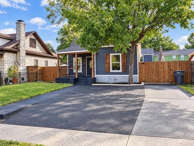 1417 Circle Park Boulevard, Fort Worth TX 76164 - Photo 3