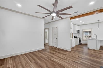1417 Circle Park Boulevard, Fort Worth TX 76164 - Photo 5