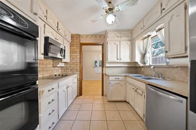 2004 Stefani Court, Arlington TX 76013 - Photo 5