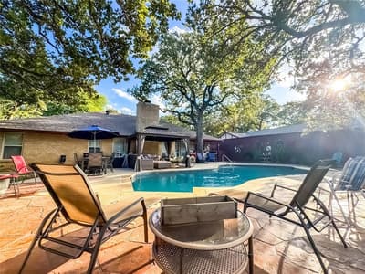 4805 Bonneville Drive, Arlington TX 76016 - Photo 2