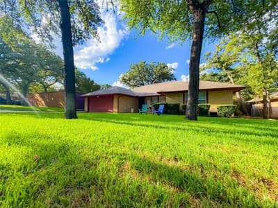 4805 Bonneville Drive, Arlington TX 76016 - Photo 4