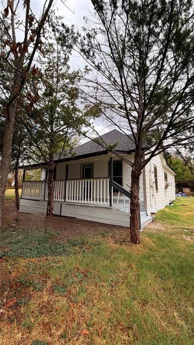 206 E Canton Street, Palmer TX 75152