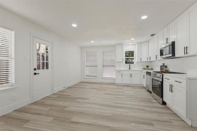 2212 Piedmont Street, Irving TX 75061 - Photo 5