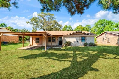 6115 Waggoner Street, Reno TX 75462