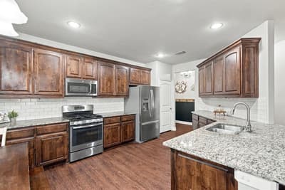 28 S Highland Drive, Sanger TX 76266 - Photo 3