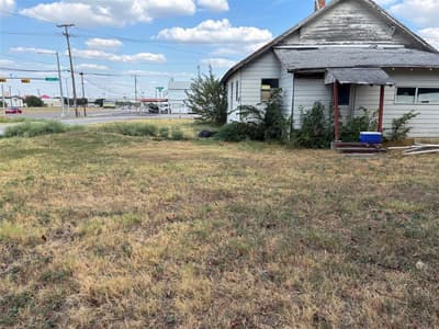 201 5th Street, Grand Prairie TX 75051 - Photo 2