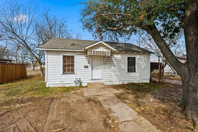 803 E 14th Street, Bonham TX 75418