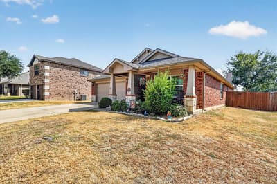 521 Leatherman Drive, Saginaw TX 76179 - Photo 2