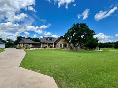 570 S Sugartree Drive, Lipan TX 76462 - Photo 2