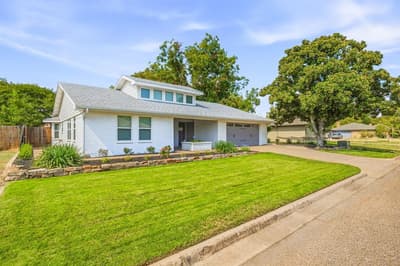 1202 Red Bird Lane, Granbury TX 76048 - Photo 2