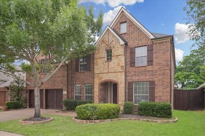 2407 Laguna Lane, Arlington TX 76012