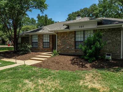 101 Lost Oaks Drive, Waco TX 76705 - Photo 3