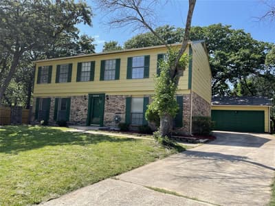 6305 Barcelona Drive, Arlington TX 76016 - Photo 2