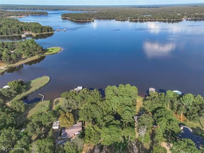 758 W Lakeshore Drive, Benton LA 71006