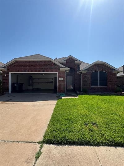 6711 Kinross Drive, Arlington TX 76002 - Photo 2