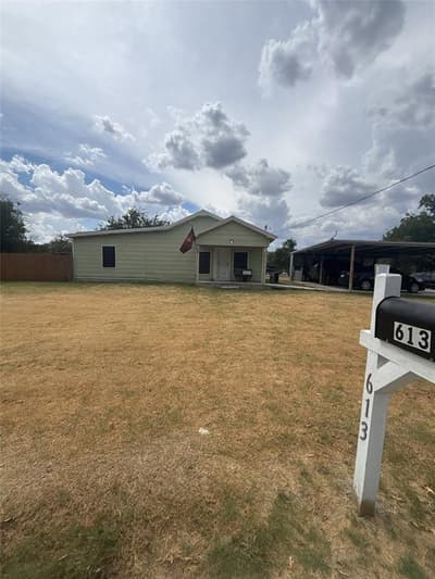 613 N Merrimac Street, Weatherford TX 76086