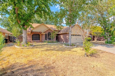 1522 Hayloft Lane, Granbury TX 76048 - Photo 2