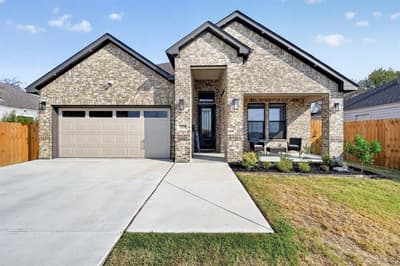 1930 Houston Street, Grand Prairie TX 75050 - Photo 2