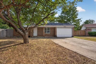 5211 Hideaway Court, Arlington TX 76017 - Photo 2
