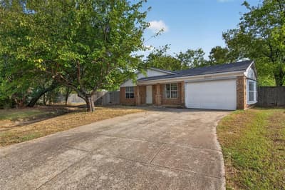 5211 Hideaway Court, Arlington TX 76017