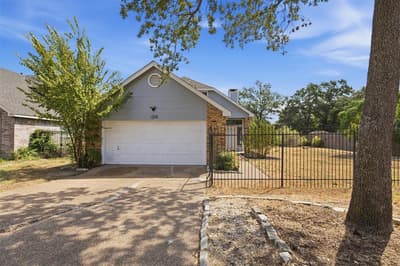 1308 Carver Lane, Irving TX 75061 - Photo 2