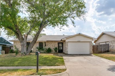 1210 Brook Hill Lane, Arlington TX 76014 - Photo 3