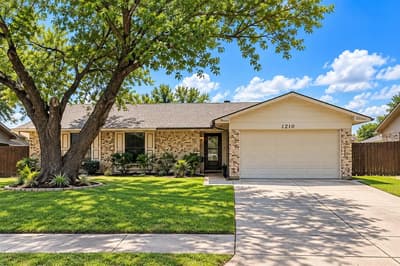 1210 Brook Hill Lane, Arlington TX 76014