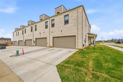 634 Blue Ridge Drive, Mansfield TX 76063 - Photo 3