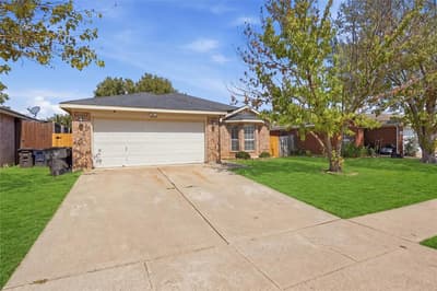 2332 Corral Drive, Fort Worth TX 76133 - Photo 2