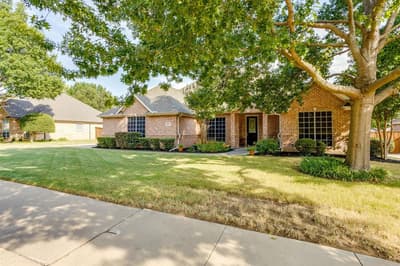 427 Shenandoah Drive, Burleson TX 76028