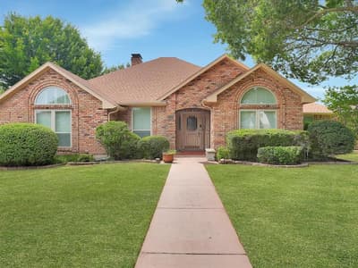1304 Carriage Creek Drive, DeSoto TX 75115 - Photo 4