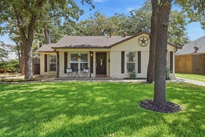712 Thersa Drive, River Oaks TX 76114 - Photo 2