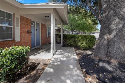 2712 Larkin Avenue, Fort Worth TX 76133 - Photo 3