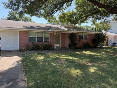 1221 Wade Hampton Street, Benbrook TX 76126 - Photo 2